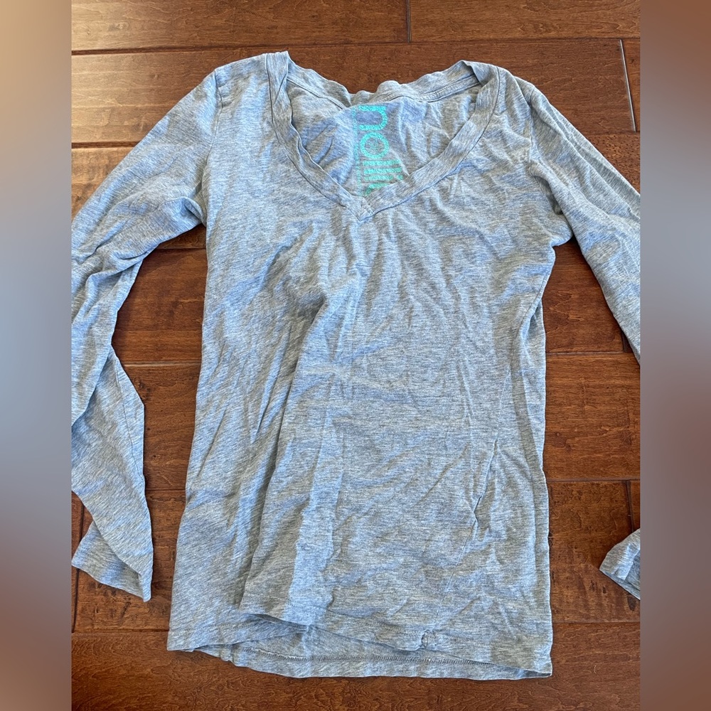 Nollie v neck gray long sleeve t shirt